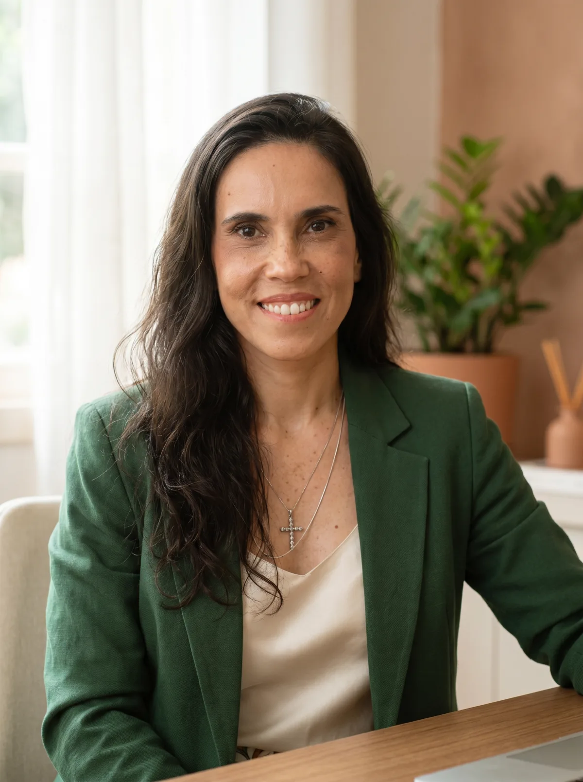 Erica Duque, nutricionista, em ambiente de atendimento